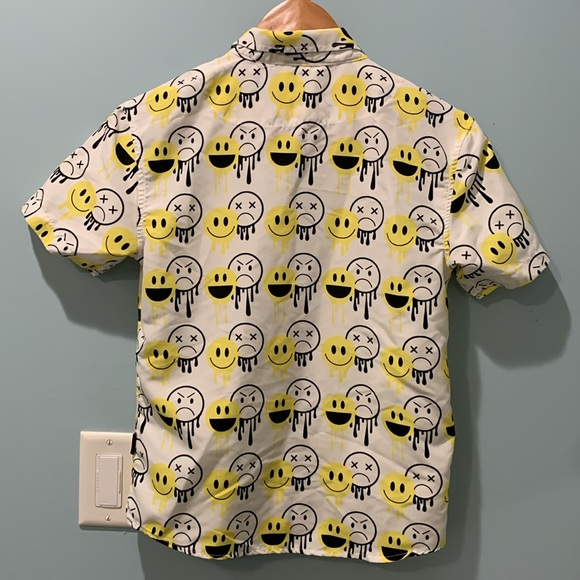 Phat Farm Juniors (male) Smiley Button Front Shirt with Short Sleeves - Picture 6 of 7